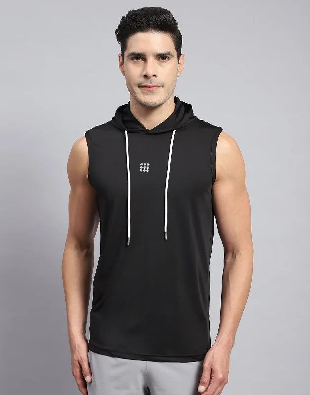 Men Black Solid Hooded Sleeveless T-Shirt