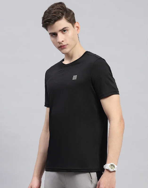 Men Black Solid Round Neck Half Sleeve T-Shirt