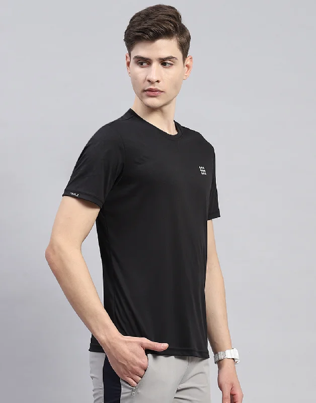 Men Black Solid Round Neck Half Sleeve T-Shirt