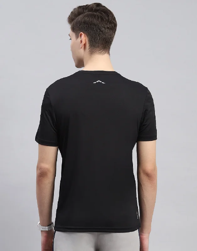 Men Black Solid Round Neck Half Sleeve T-Shirt