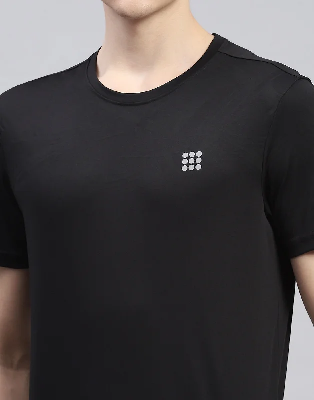 Men Black Solid Round Neck Half Sleeve T-Shirt