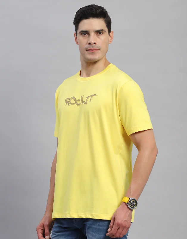 Men Yellow Solid Round Neck Half Sleeve T-Shirt