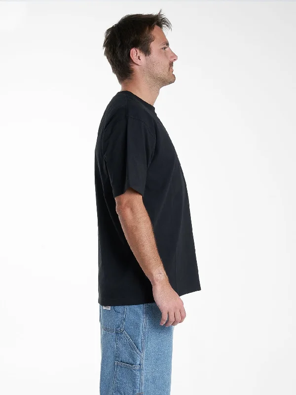 Hard Yakka X Thrills Oversize Pocket Tee - Black