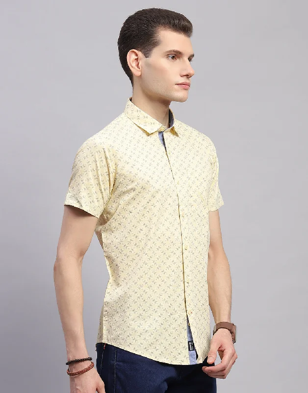 Men Yellow Printed Collar Half Sleeve Shirt